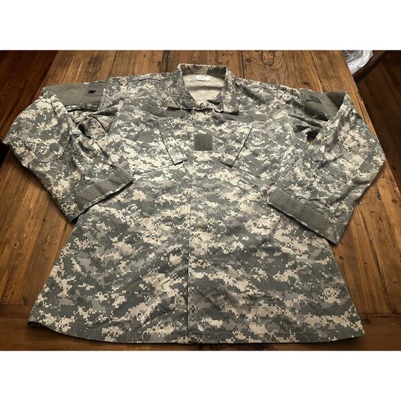 Military Digital Camo Shirt Full Zip Size Medium Long Camouflage USA Armed Force - Picture 1 of 9